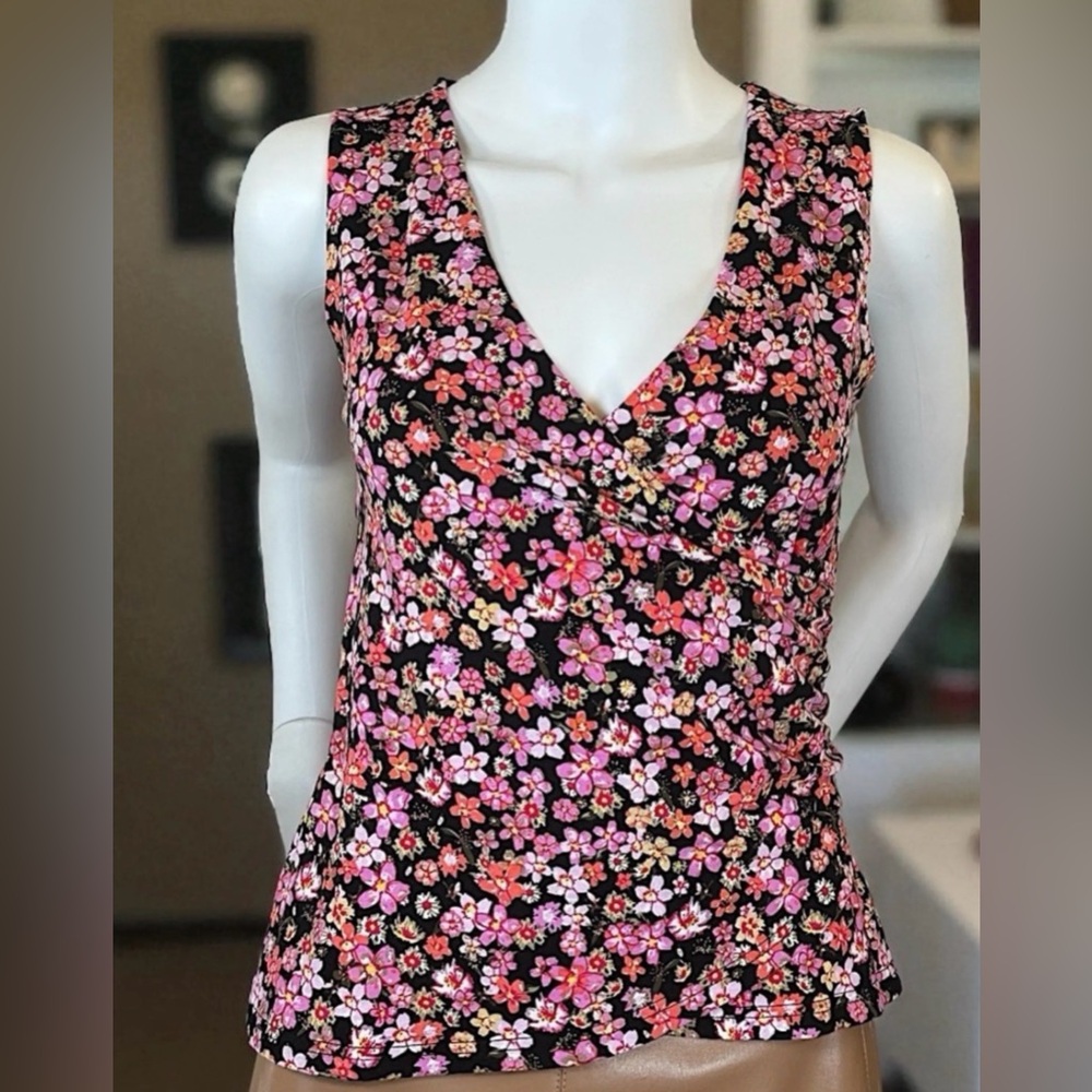 🎉3 for $50 🎉Nordstrom’s  Floral V-Neck Sleeveless Blouse